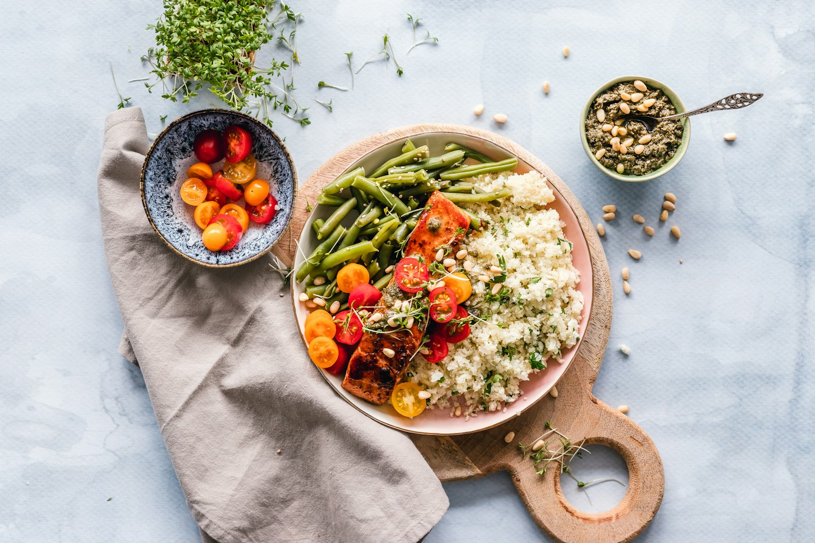Editorial gestaltete Buchseite mit heller Bowl