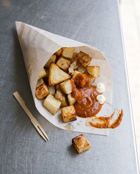 Patatas bravas mit Paprika-Aioli